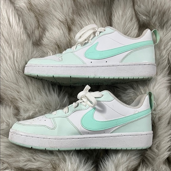Nike Women's Fresh Mint and White Sneakers - Picture 3 of 6